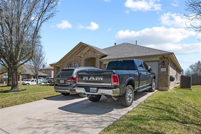 Photo - 18725 Shoreless Dr