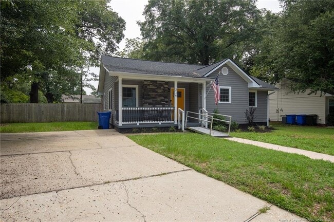 Photo - 216 W Cir Ct.
