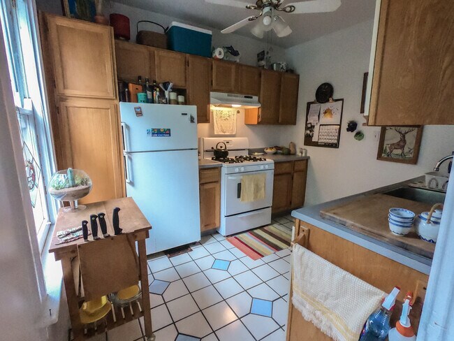 Kitchen - 2314 Ashland Ave