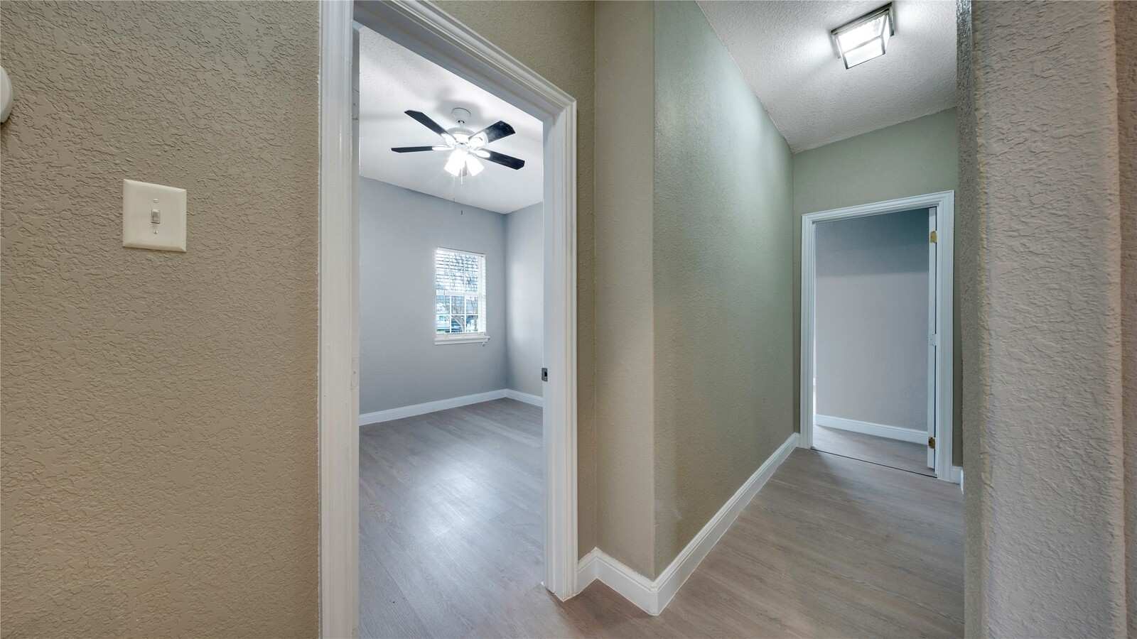 Photo - 8214 Peekskill Ln