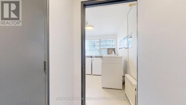 Photo - 1 Marquette Ave Unité 4