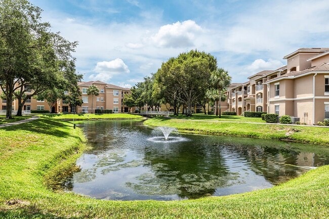 Building Photo - 5060 Fairways Cir