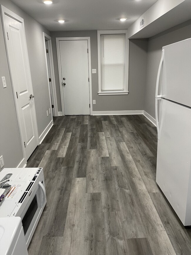 Photo - 816 W 6th St