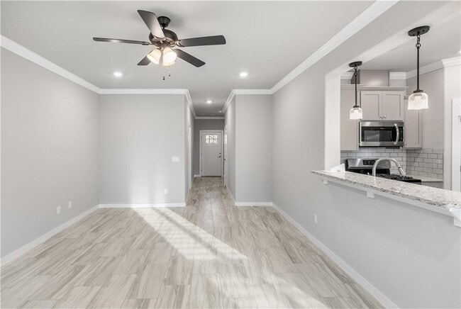 Photo - 410 Peach Ave