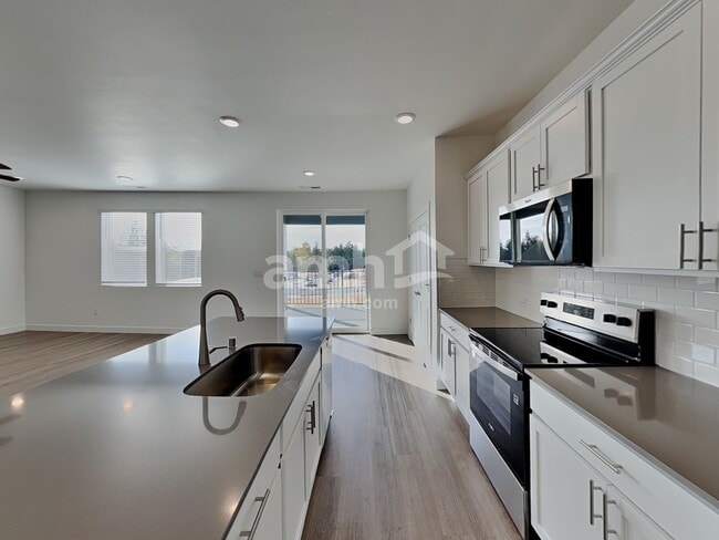 Photo - 4720 85th Dr NE