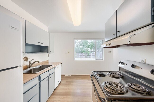 Photo - 120 S 42nd St