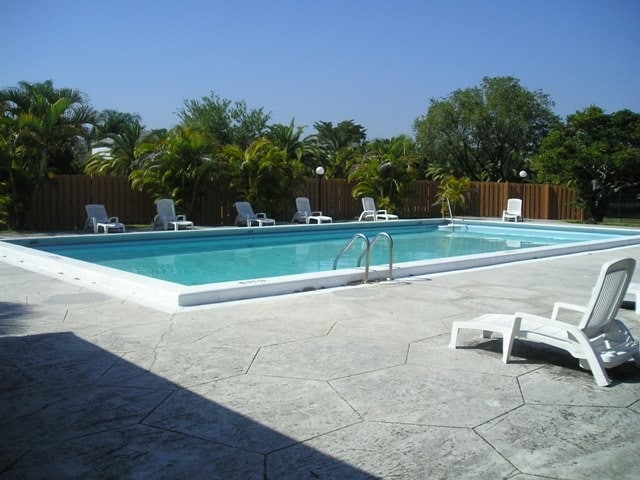 Building Photo - Tennis Villas Apartments