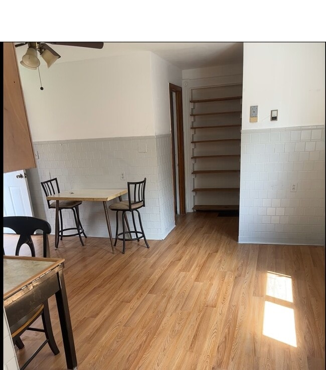 Apt 1B Hallway - 3435 Dawson St Unit Apt 1B