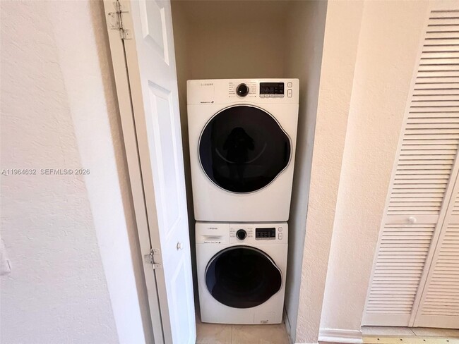 Photo - 4915 SW 140th Terrace