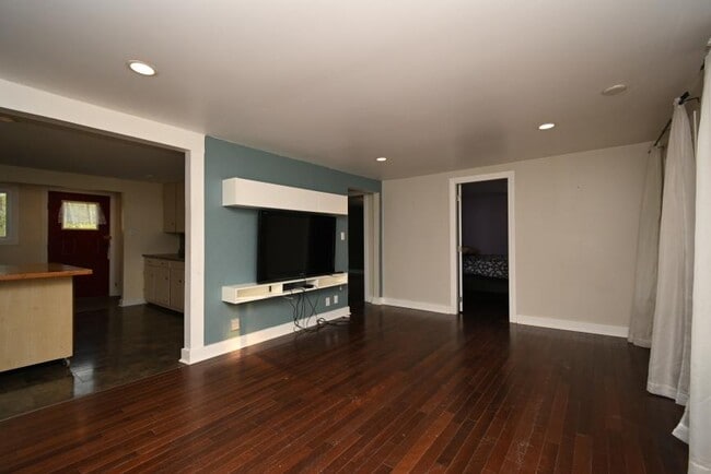 Photo - 2 bedroom in Prince George BC V2K 1T9