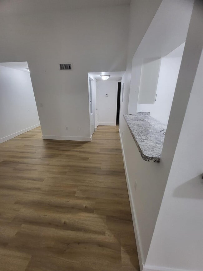 Photo - 2622 NW 33rd St Unit 2013