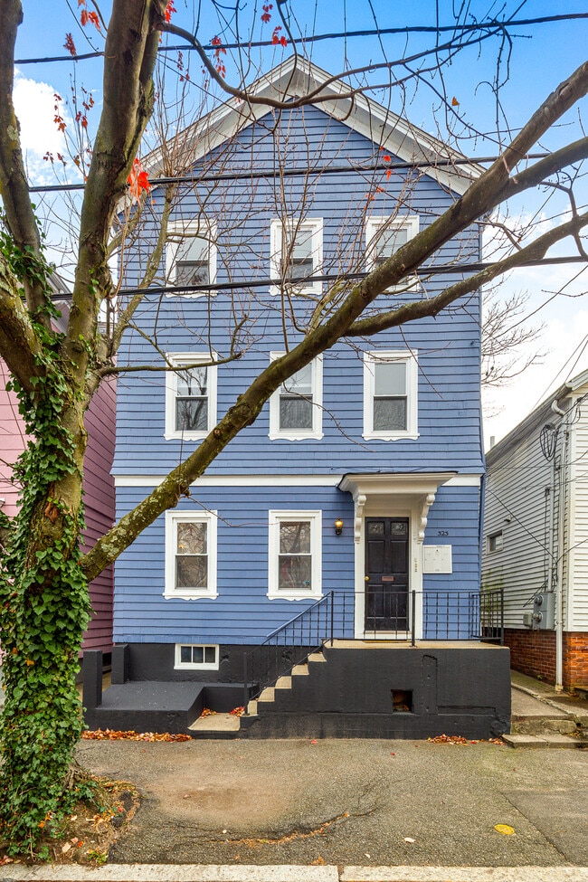 Photo - 323 Williams St Unit 2