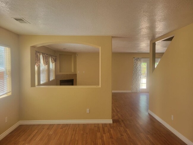 Photo - Spacious 4 Bedroom Home in Ventana Ranch. Upstairs living space! Great location!