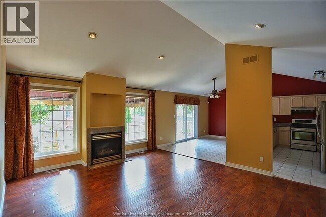 Photo - 1405 Lisgar Dr