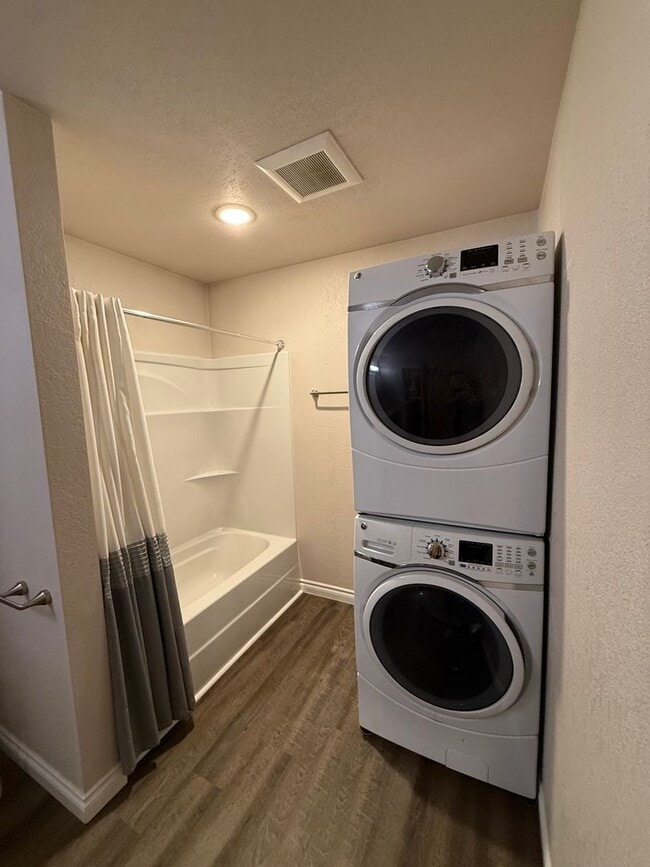 3396 Hub Rd Unit B