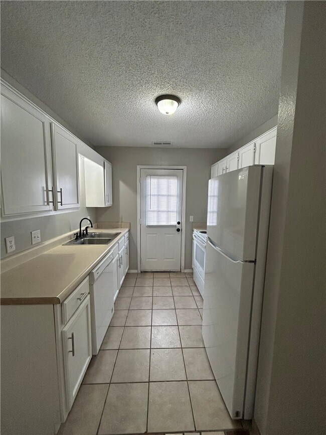 Photo - 3403 SW Victoria Pl