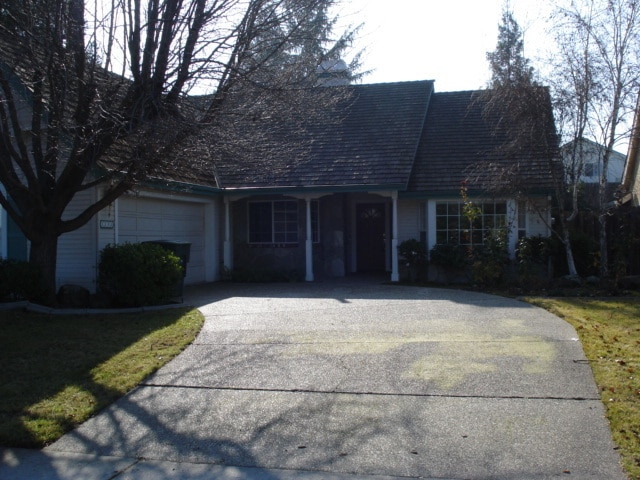 Photo - SINGLE STORY 3 BEDROOM, 2 BATH, & 2 CAR IN ROSEVILLE!