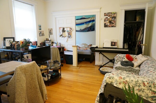 Photo - 42 Strathmore Rd Unit 1