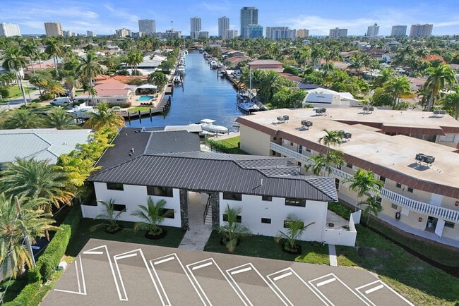 Building Photo - 840 SE 22nd Ave Unit 1