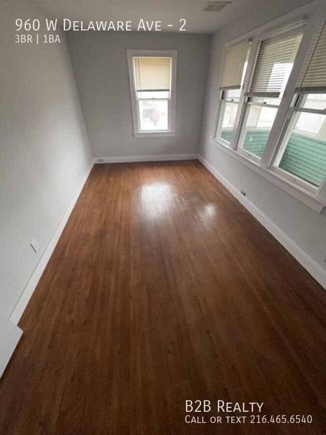 Photo - 960 W Delaware Ave Unit 2