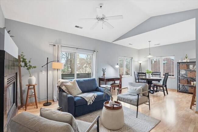 Photo - 1140 E Dayton St