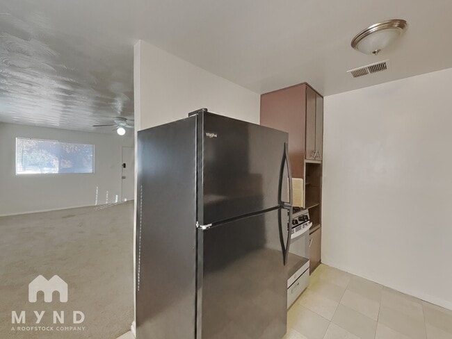 Photo - 9233 N 14th St Unidad 3