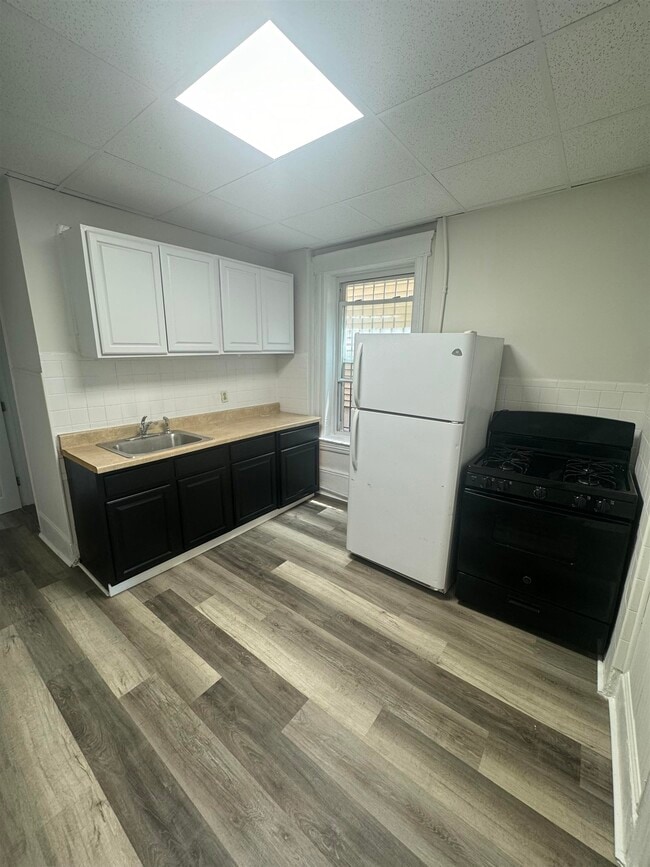 Building Photo - 934 Pavonia Ave Unit 7B Rental