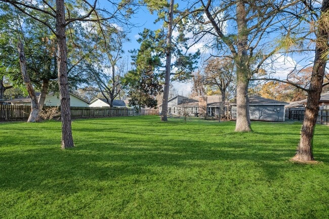 Photo - 11218 Cedarwood Dr