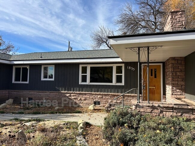 Photo - 1835 Broadmoor Dr