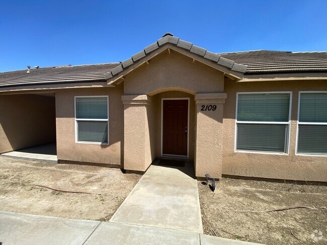 Building Photo - Tulare unit coming soon! Rental