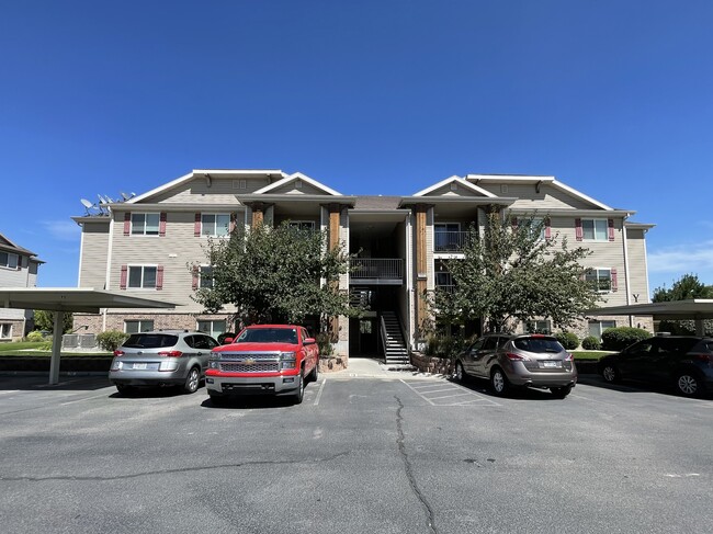 Building Photo - 8182 N Cedar Springs Rd Unit Apt Y4