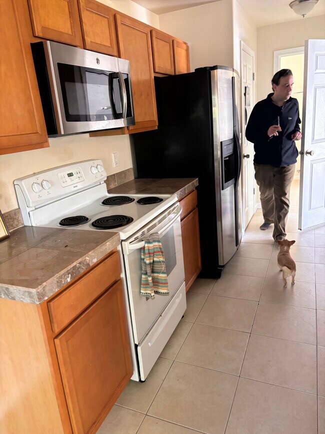 Photo - 657 N Main Ave