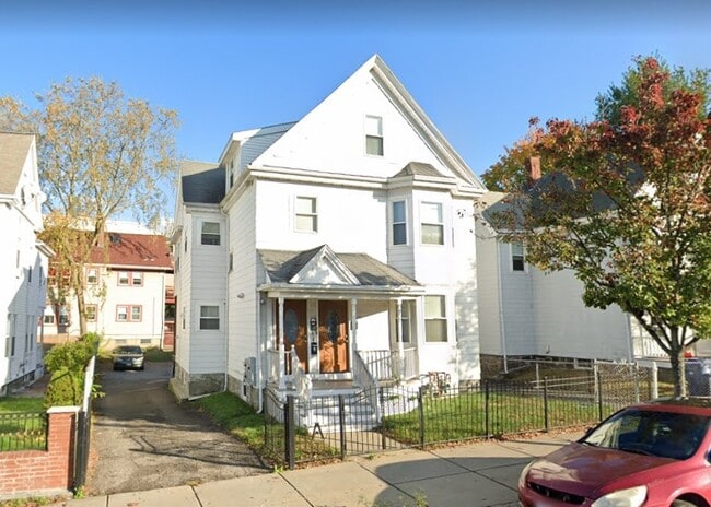 Building Photo - 1040 Hyde Park Ave Unit 1