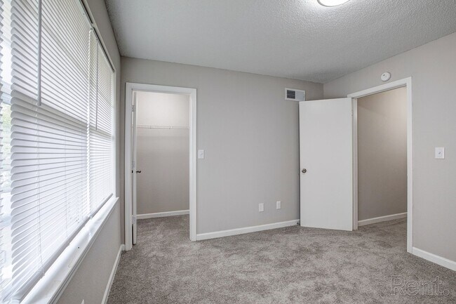 Photo - Towne at Lakewood Heights