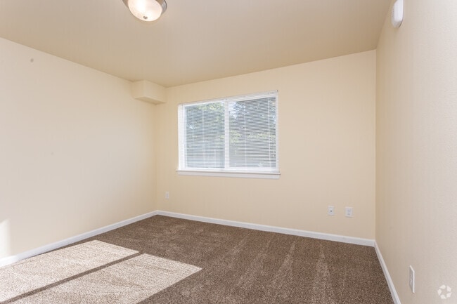 2BR, 1BA - 864SF - Second Bedroom