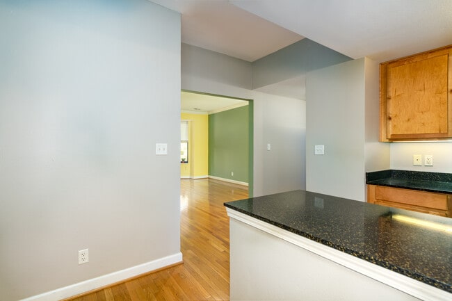 Photo - 5635 Waterman Blvd Unidad #3NW