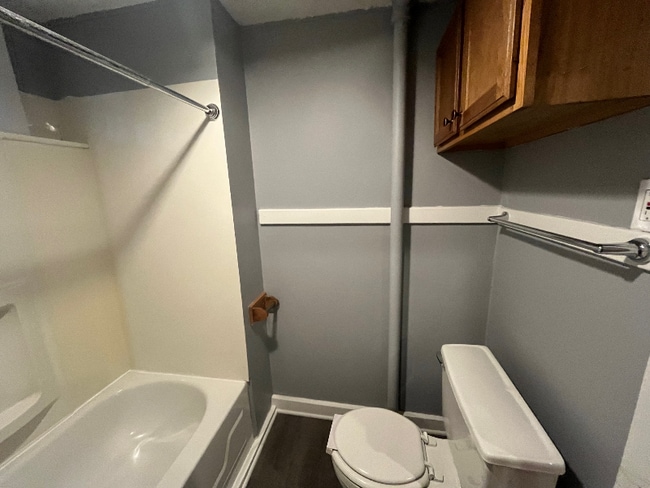 Photo - 1830 N Oakland Ave Unit C