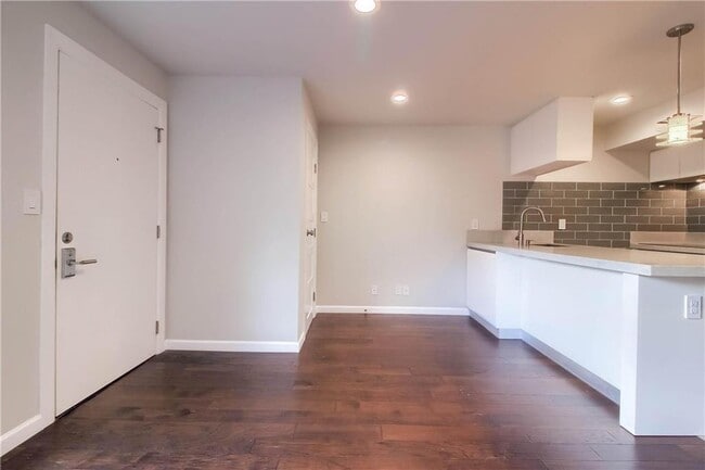 Photo - 3110 Red River St Unit 210