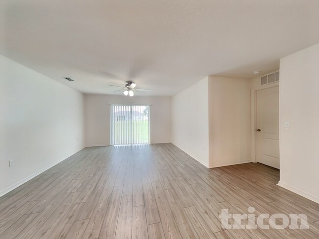 Photo - 10 Presidential Ln