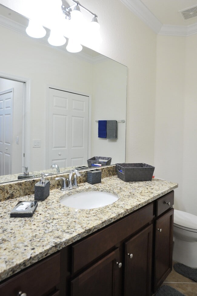 17118 Vardon Ter Unit 301 - Serenity shores
