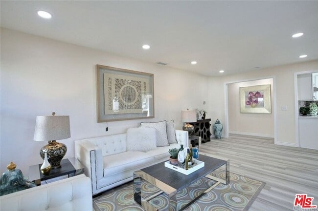 4014 Verdugo View Dr