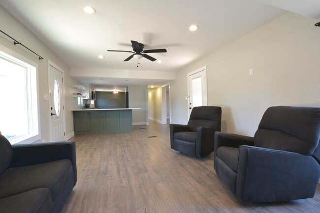 Photo - 8406 County Rd 6430