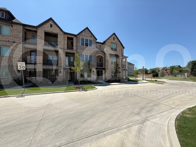 Photo - 4169 Pyramid Ln Townhome