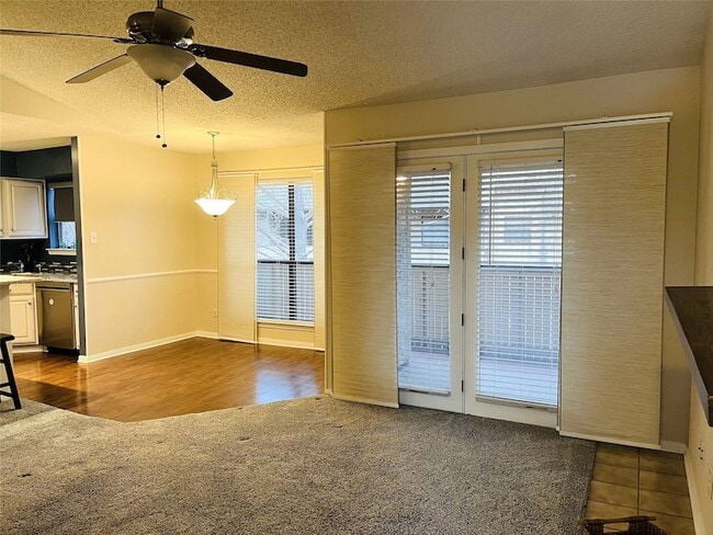 Photo - 1304 Harwell Dr Unidad 4821