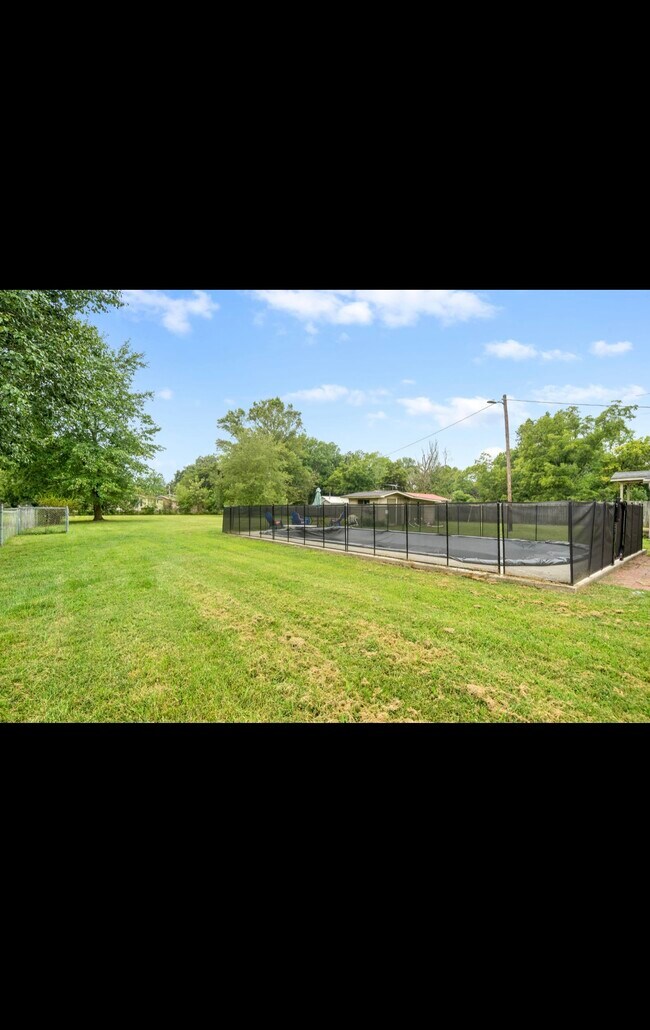 221 N Ewing St Rental For Rent in Guthrie, KY