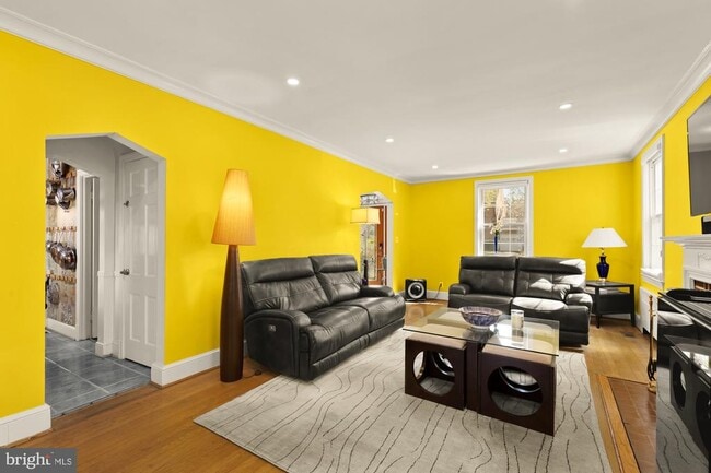 Photo - 7932 Orchid St NW