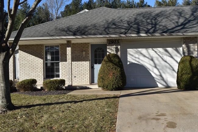 Photo - 2923 Bluff Ridge Dr