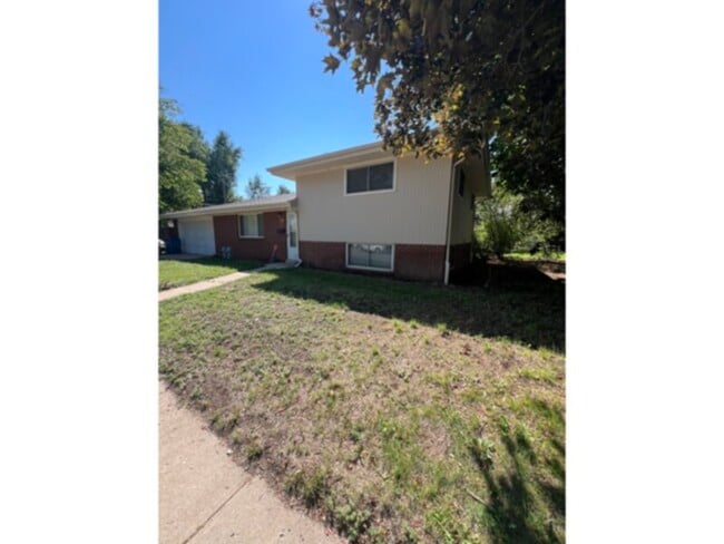 Photo - 700 E Eastman Ave