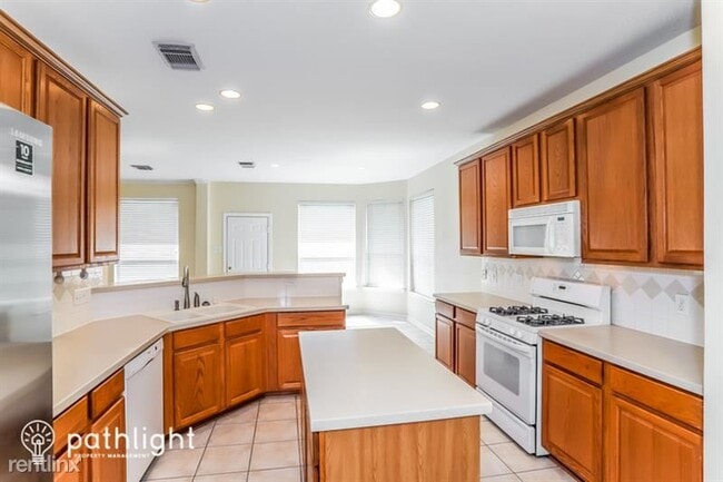 Photo - 5 br, 3.5 bath House - 12003 Sundance Cour...