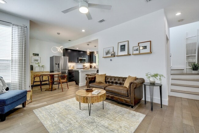 Building Photo - 413 W Odell St Unit 2